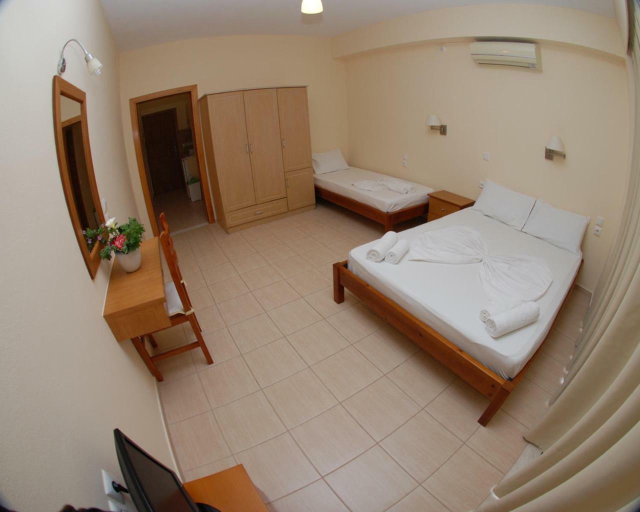 Nikos Hotel And Apartments Sarande Luaran gambar