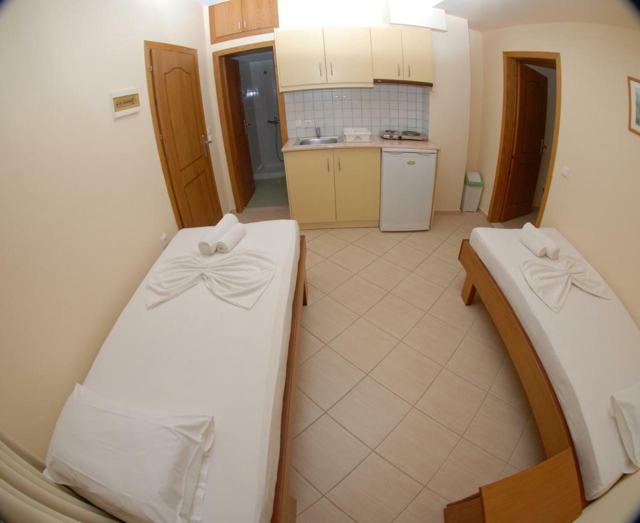 Nikos Hotel And Apartments Sarande Luaran gambar