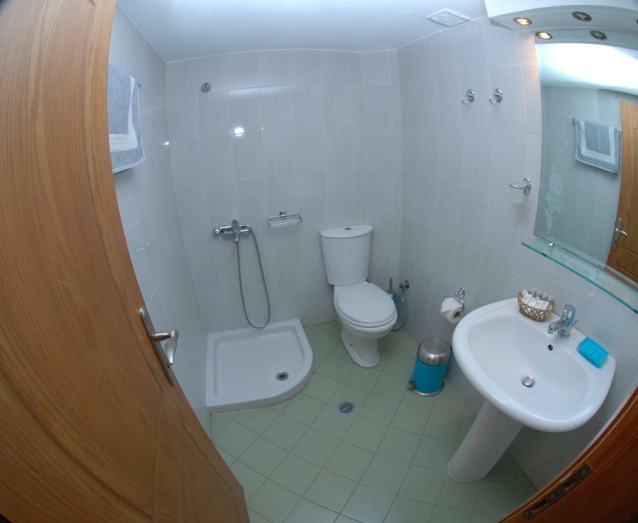 Nikos Hotel And Apartments Sarande Luaran gambar