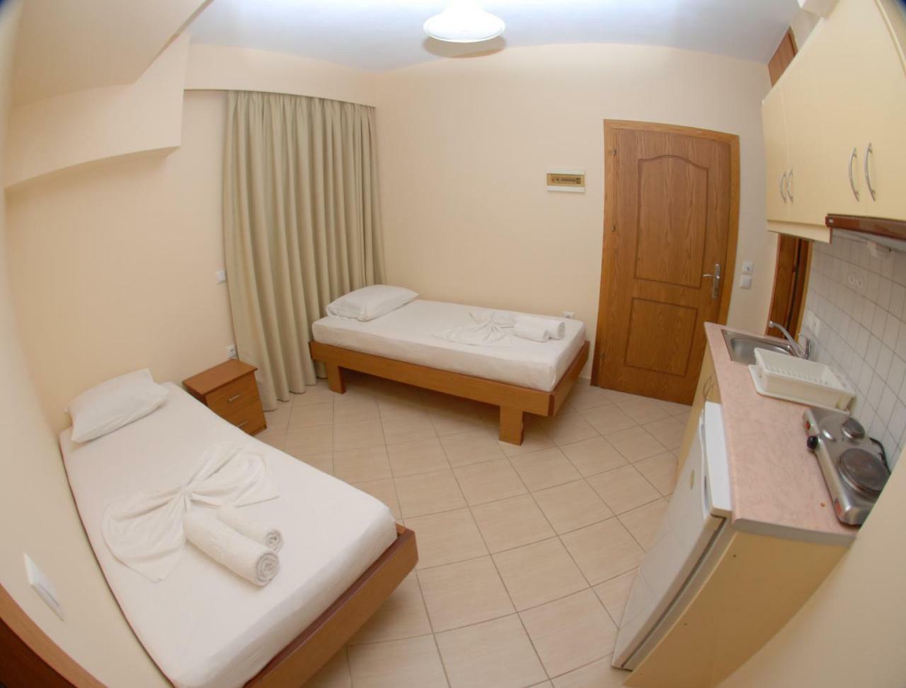 Nikos Hotel And Apartments Sarande Luaran gambar