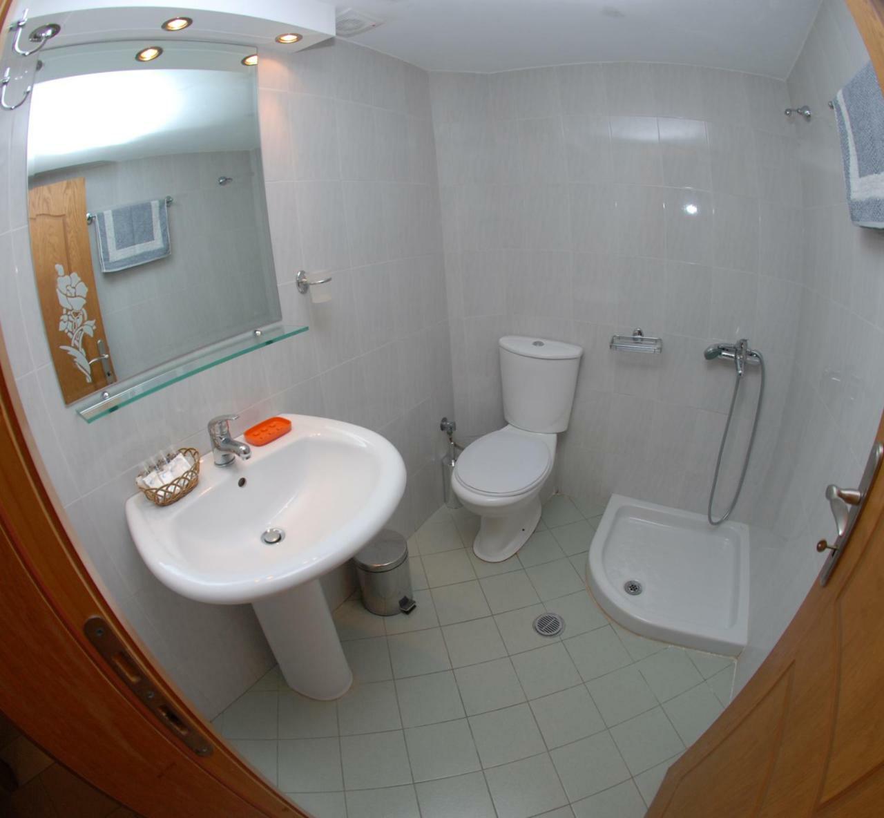 Nikos Hotel And Apartments Sarande Luaran gambar